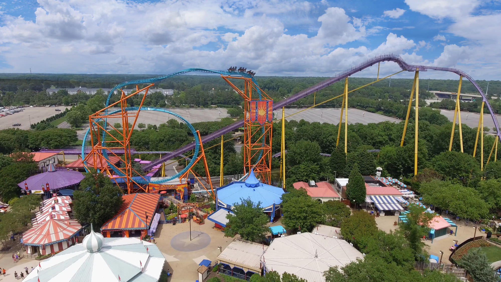 The Freshman Busch Gardens Trip Brings the Class of 2028 Together